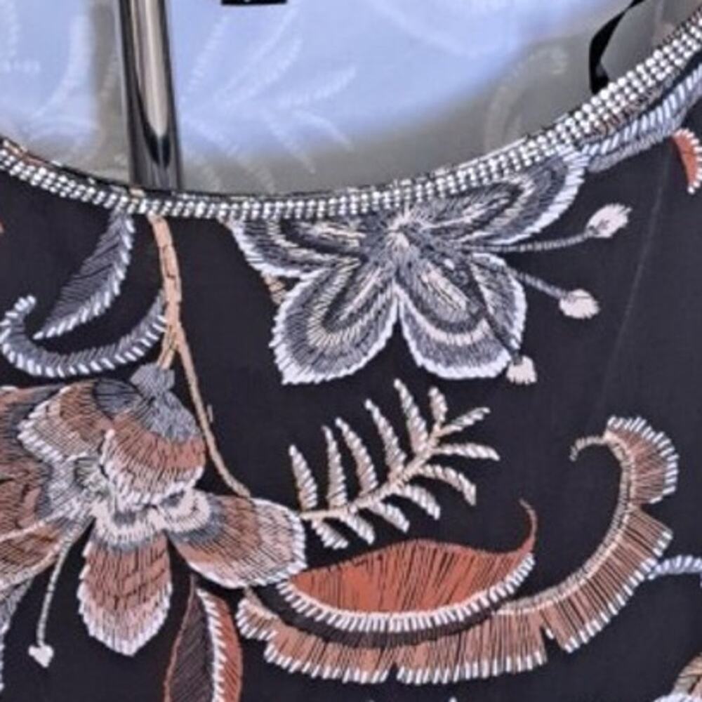 Thomas & Olivia Black Paisley Floral Bell Sleeve Top Metallic Trim Size 2x NWT - Picture 14 of 15